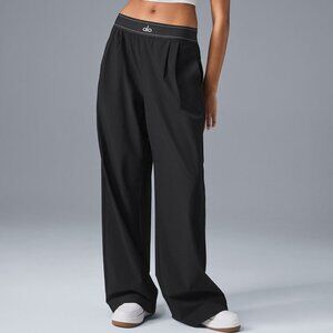 Brand new ALO Yoga Women's Black Slim Fit Pants (Regular) 🧡💙